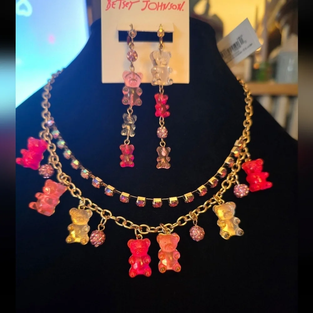 Betsey Johnson Pink Gummy Bear Necklace and earring set! NWT! - Picture 8 of 12